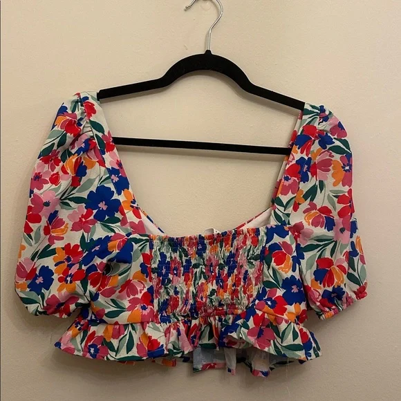 Altar’d State Colorful Floral Cropped Shirt Blouse Elastic Back Spring Summer M - Picture 3 of 3